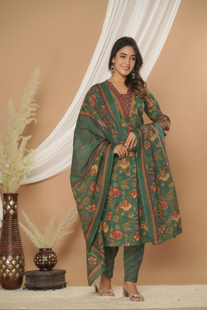 Green Floral Printed 60x60 Cotton Kurta Pant Set with Dupatta for Women